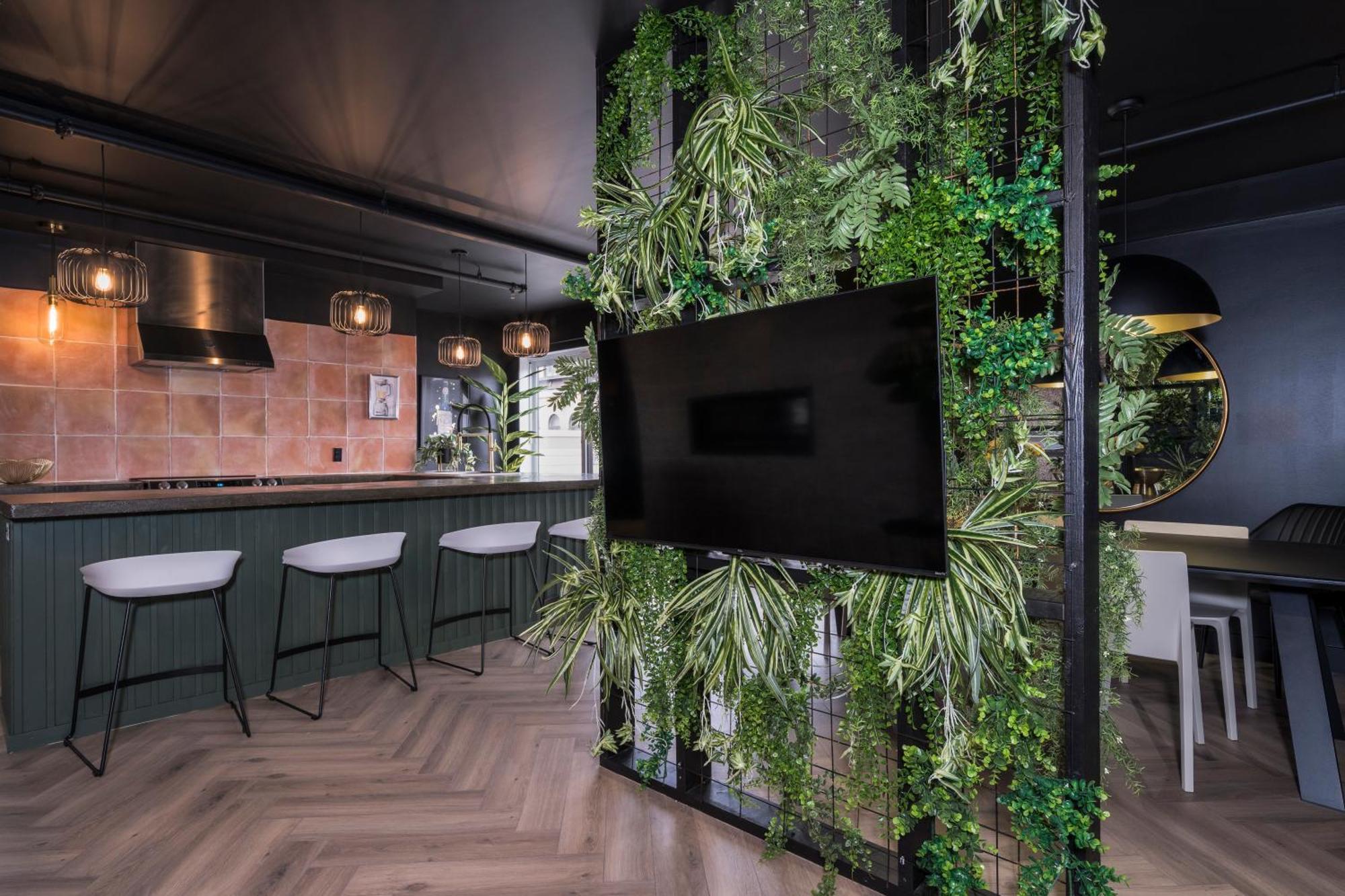 Heaven's Garden / / Luxury Penthouse Downtown Apartment