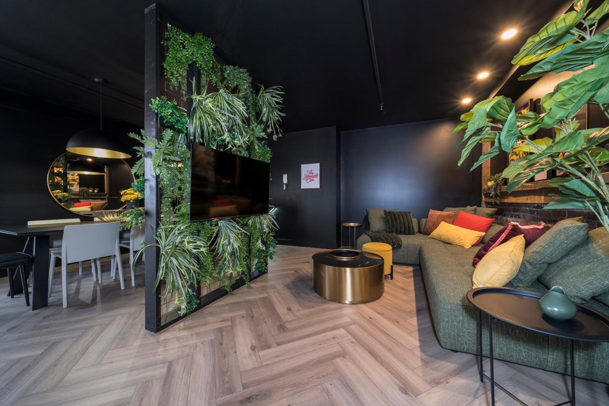 Heaven's Garden / / Luxury Penthouse Downtown Quebec City